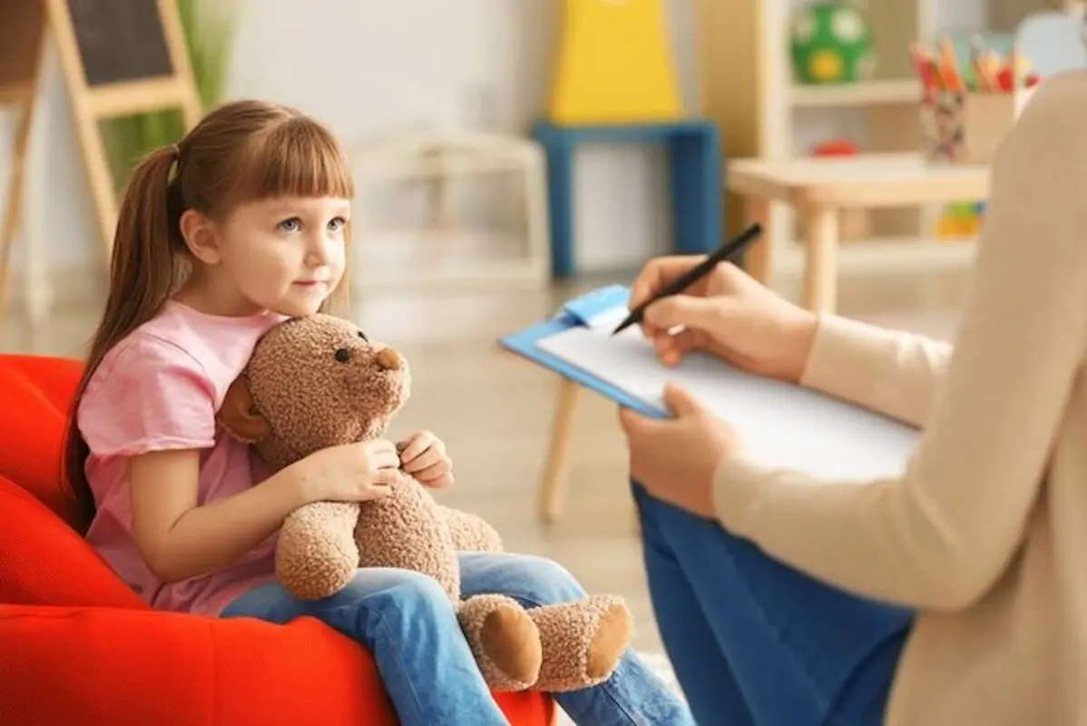 چه زمانی باید فرزند خود را نزد روانشناس ببرید؟ 