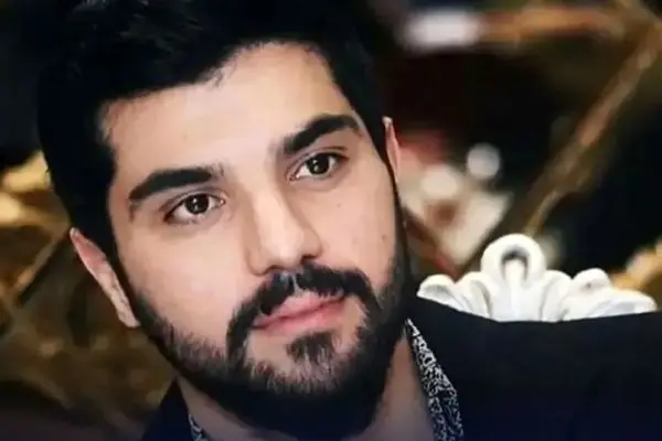 رونمایی از مادر شهاب سریال ازیادرفته؛ خانمی جوان‌تر و خوش‌تیپ‌تر از آزیتا حاجیان!