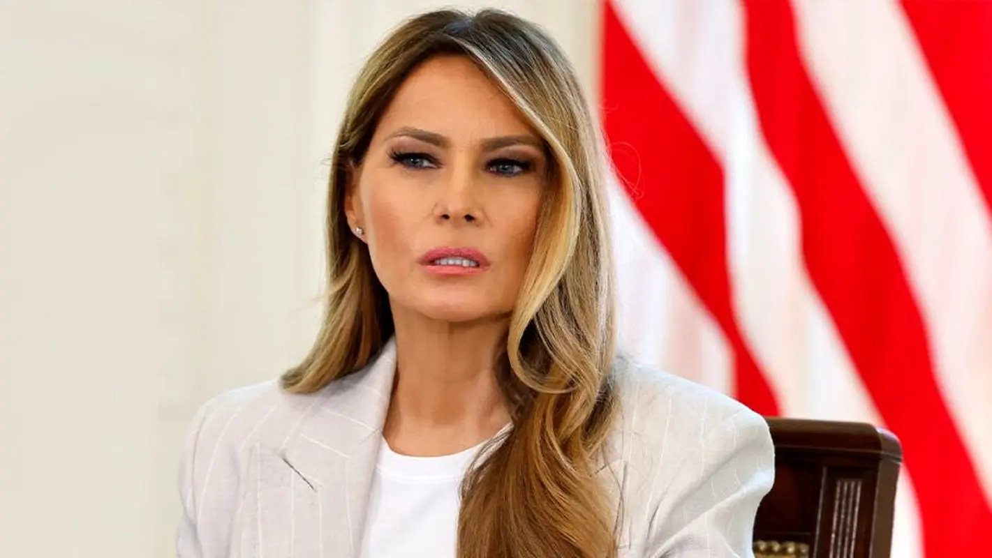 استایل شیک ملانیا ترامپ با کفش های کریسمسی (عکس)