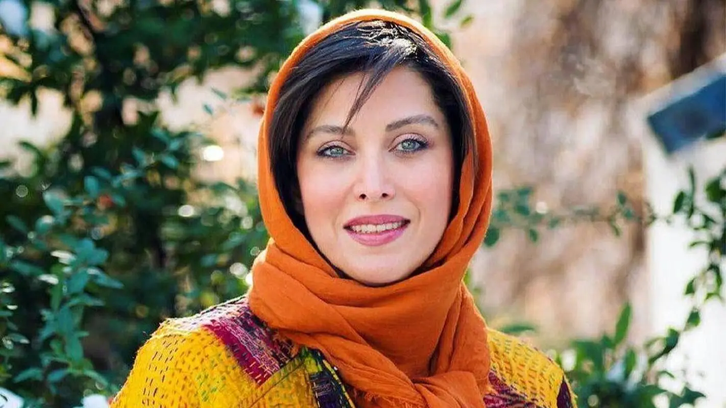 عکس شوکه کننده از دختر مهتاب کرامتی / چشم رنگی مثل مادر بازیگرش !