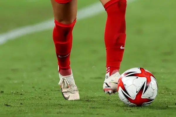 بازگشایی یک حاشیه نه چندان قدیمی / بارداری دختر روس از فوتبالیست ایرانی!