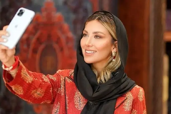 کتابخانه لوکس بهرام رادان و مینا مختاری را دیده اید؟/چقدر شیک و مجلسی !