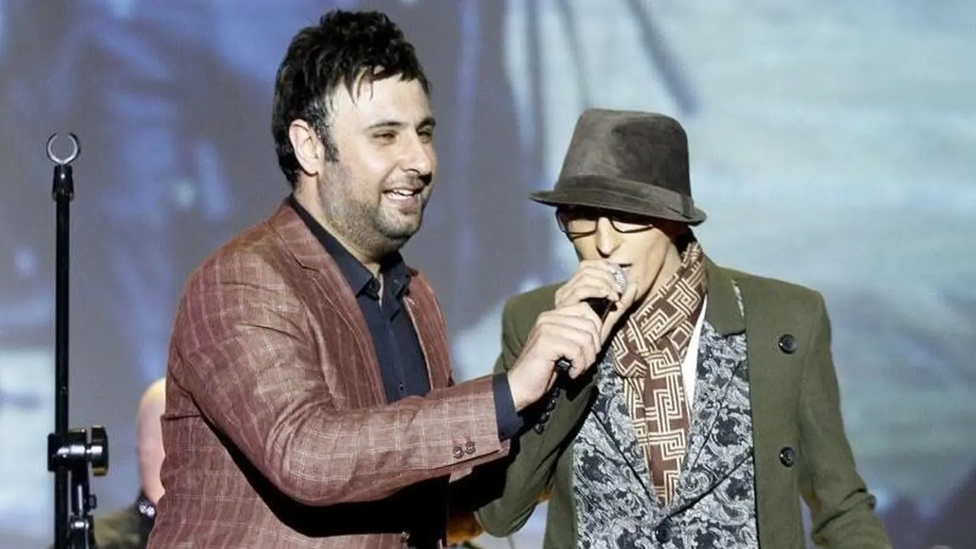 گریه دلخراش محمد علیزاده در مراسم مرتضی پاشایی + فیلمی که اشکتون رو در میاره