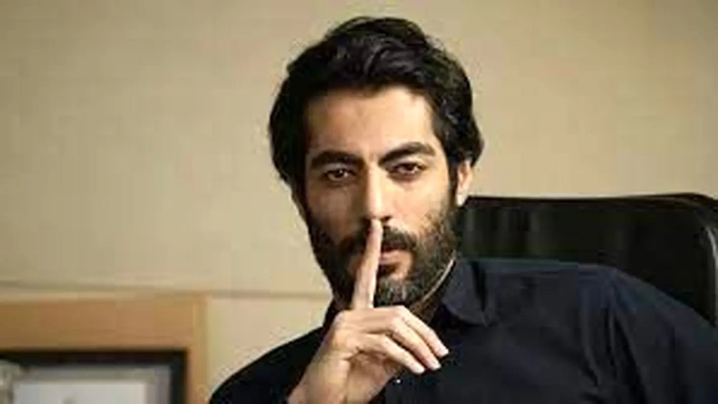 عکس های عجیب از سگ هاسکی نوید پورفرج با شلوار جین پاره و پوره 