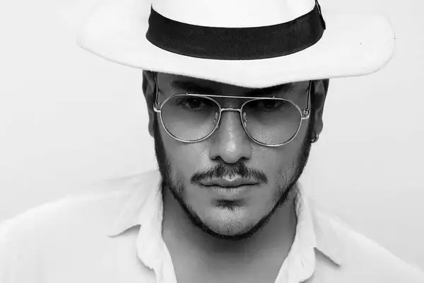 زندگی لاکچری و میلیاردی پدر و مادر اشوان و نوید پورفرج + فیلم