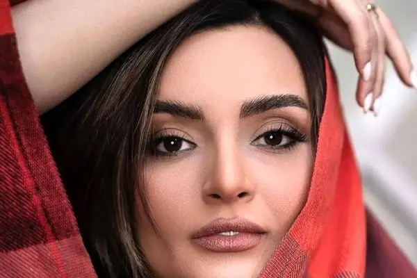 شوک به طرفداران: عکس نوزادهای دوقلوی این خانم بازیگر همچنان پنهان است!