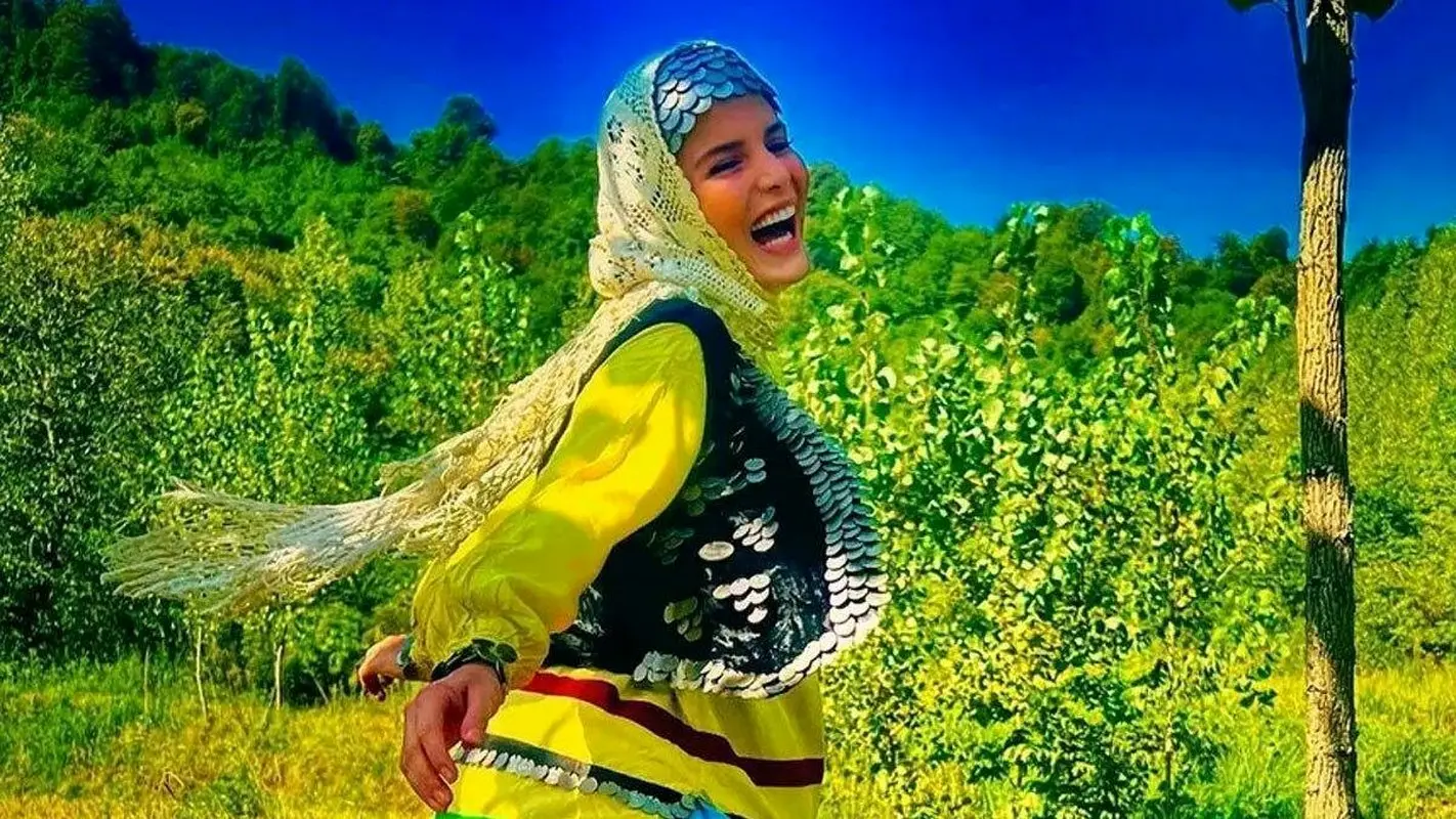 غزاله اکرمی کیست؟ نگاهی به زندگی شخصی و حرفه‌ای بازیگر سریال سوجان