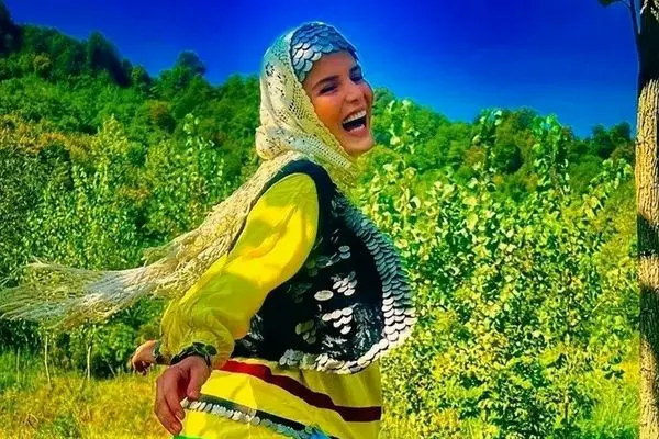 غزاله اکرمی کیست؟ نگاهی به زندگی شخصی و حرفه‌ای بازیگر سریال سوجان