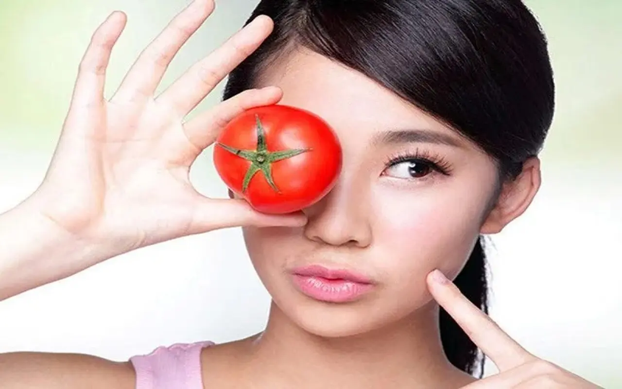 آب گوجه فرنگی؛ اکسیر جوانی برای موهای شما
