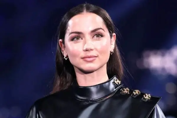 زیباروی هالیوودی در فرمول یک امارات! (عکس)