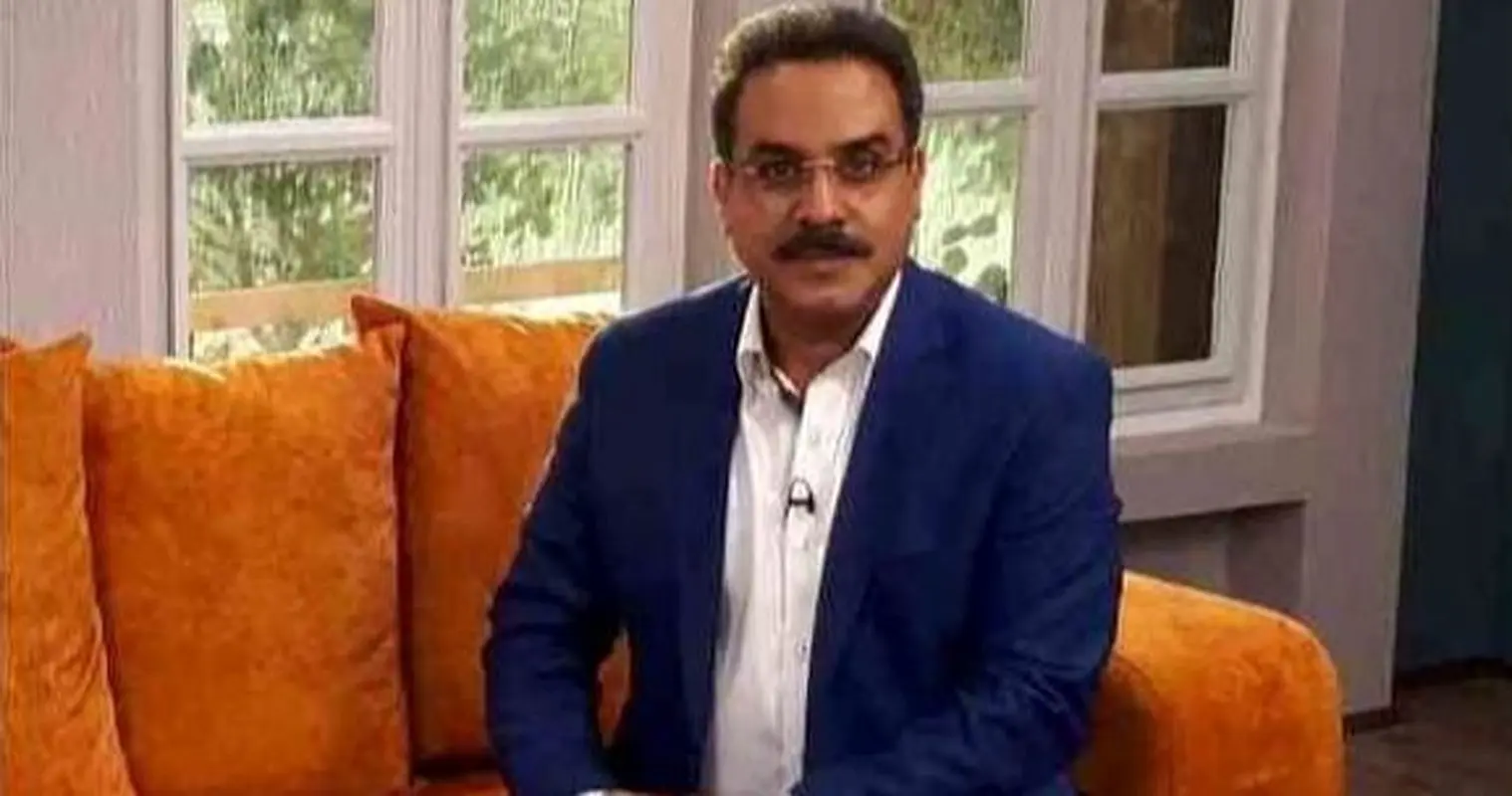 ماشین لاکچری مجری به خانه بر می گردیم در کنار پسرش که تاکنون ندیده اید