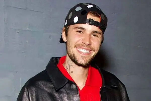 جاستین بیبر، یک پدر بی قاعده! / استایل ها چگونه با او تغییر کردند؟ (تصاویر)