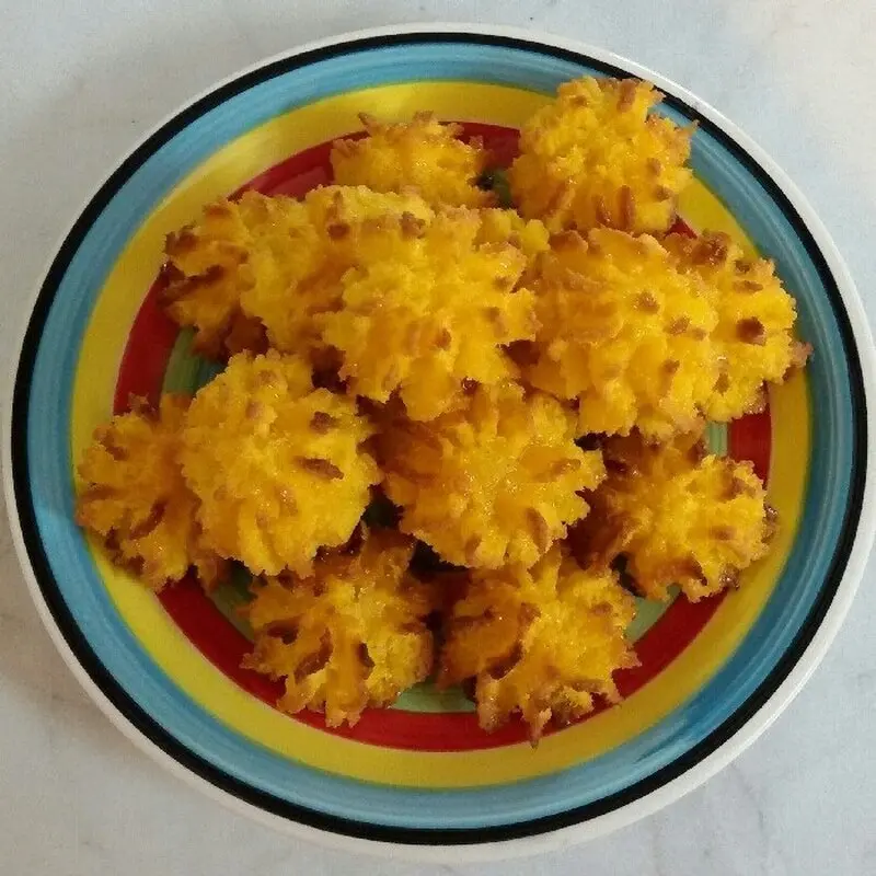 طرز تهیه رز نارگیلی شیرینی ماه رمضان؛ ساده، لطیف و مناسب سفره افطار
 