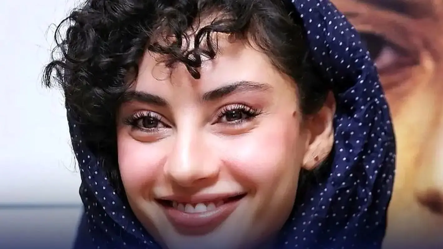 استایل شیک دانشگاهی ترلان پروانه؛ بازیگر جنجالی بامداد خمار