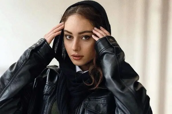 از تبلیغات در سهسالگی تا جهانی شدن؛ رازهای زندگی ترلان پروانه به عنوان زیباترین زن دنیا