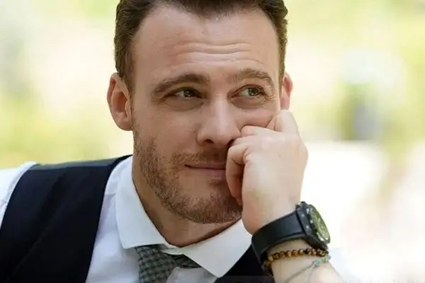 ستاره محبوب ساتن پوش شد و همه نگاه ها را جلب کرد! (عکس)