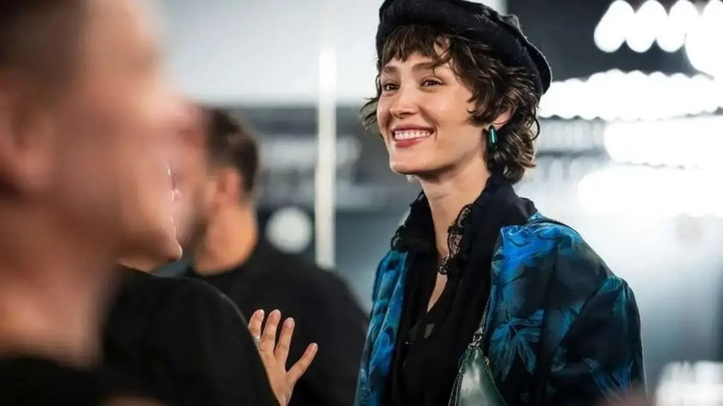 حاشیه های این خانم بازیگر تمامی ندارد + عکس هایی با اداهای عجیب