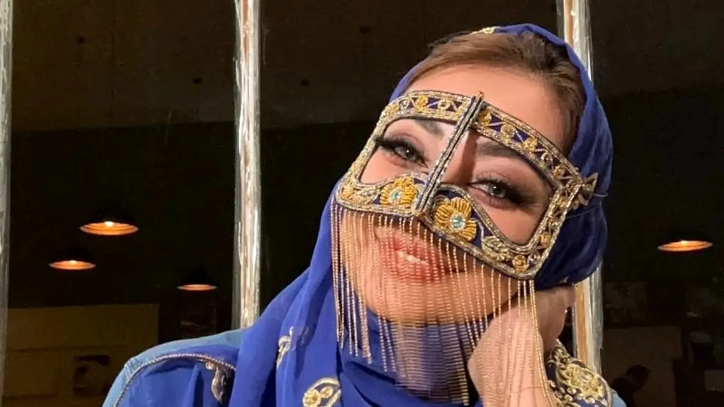 عکسی از کت شیک و استایل خانم بازیگر پرحاشیه این روزها/ نفیسه پیر شده ها !