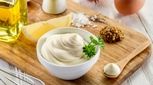 طرز تهیه سس مایونز در خانه/ به همین راحتی 