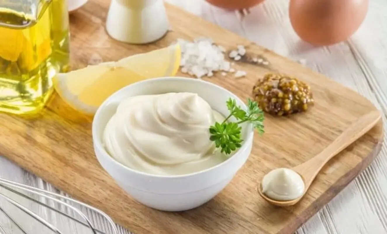 طرز تهیه سس مایونز در خانه/ به همین راحتی 