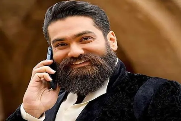 جر و بحث علی زند وکیلی در مورد زن نگرفتنش در ۴۰ سالگی