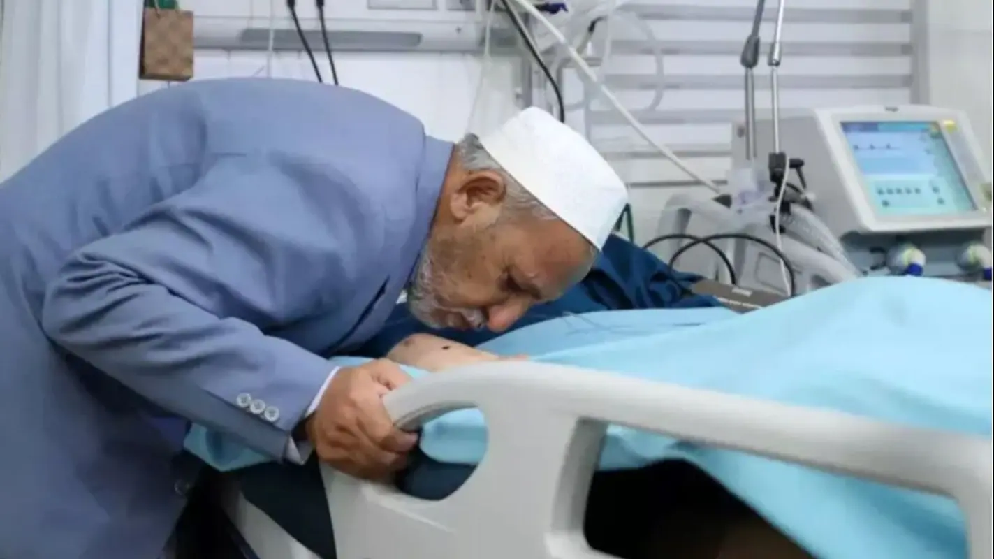 فریاد دل شکسته پدر صابر: زندگی پسرم به دعاهای شما وابسته است