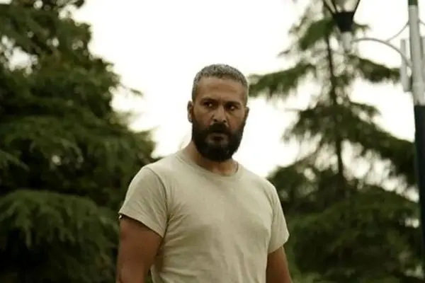 جدیدترین عکس خانوادگی میلاد کی مرام؛ شباهت باورنکردنی به مادرش!