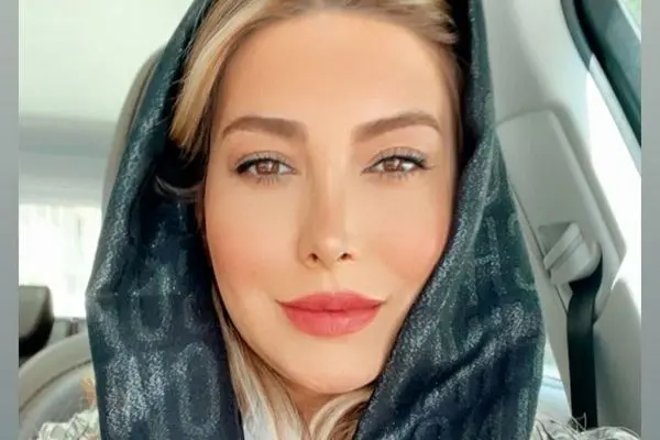 استایل پر حاشیه فریبا نادری با هودی پلنگی در خانه!
