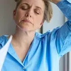 آیا داروی آلرژی می‌تواند علائم یائسگی و PMDD را کاهش دهد؟