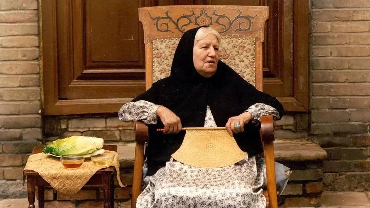 عکس کمیاب و دیدنی از رقیه چهره‌آزاد، مادر سینمای ایران / نوه سرشناس تر از مادربزرگ !