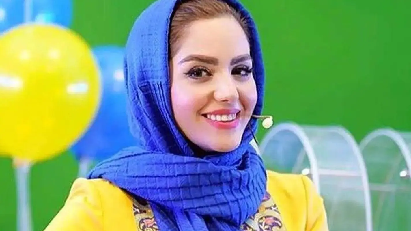 لبخندهای بی‌پایان مبینا نصیری و خواهرش؛ کدام یک زیباتر؟