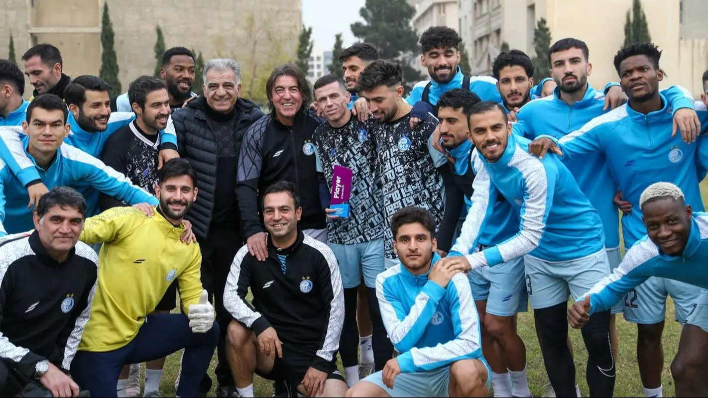 این جایزه به بازیکن خوش قیافه استقلال چقدر می آید (عکس)