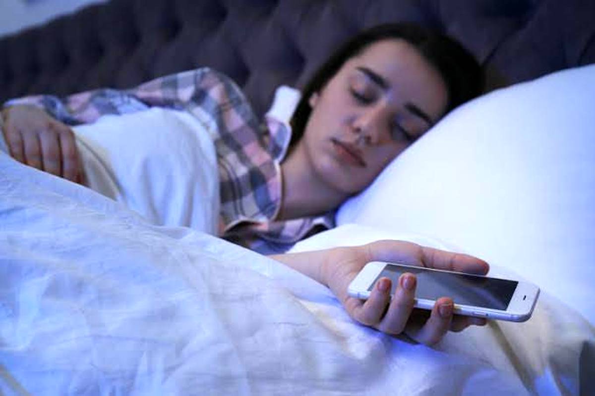 موقع خواب از تلفن همراه فاصله بگیرید