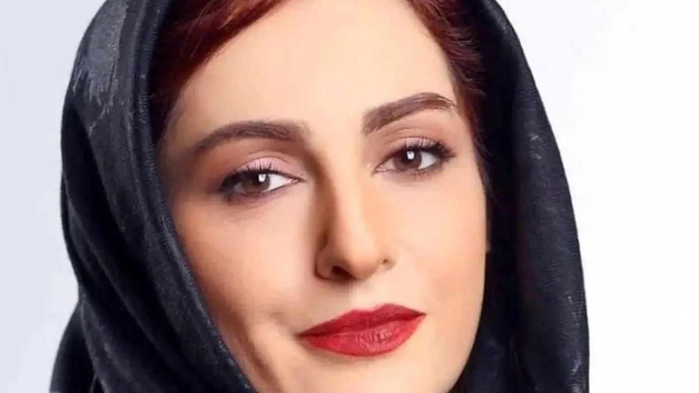 تصاویر خاص و دیدنی از دکوراسیون راه پله خانه شقایق دهقان با سبک سنتی و چوبی