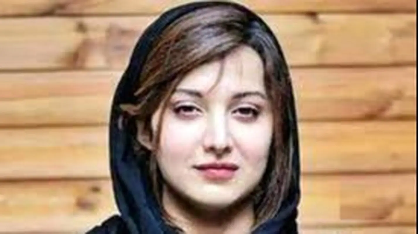 استایل روشنک گرامی با جوراب شلواری قرمز / بعد از سرطان زیباتر شد !