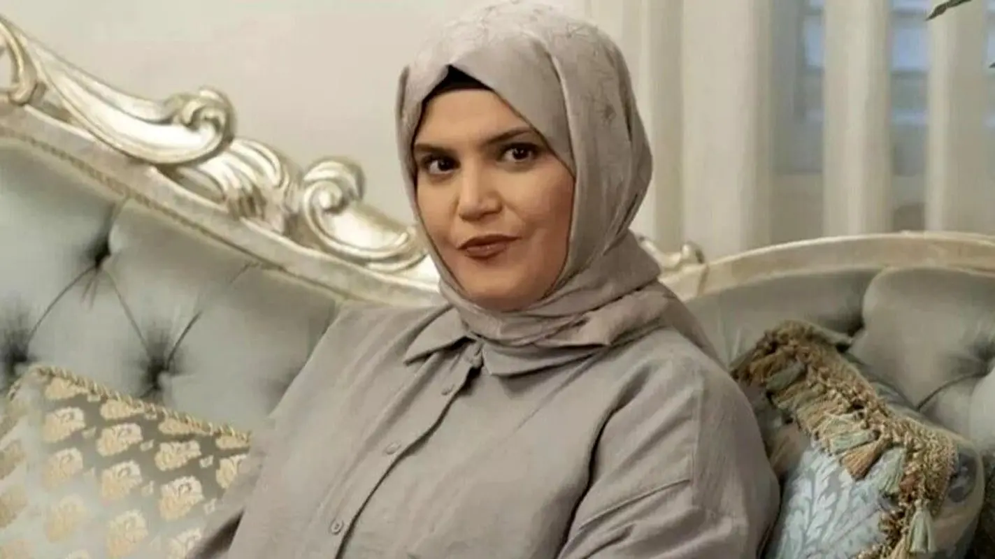 چهره متفاوت هوش پران بازیگر سریال شربت زغال اخته؛ محجبه و غیرقابل شناسایی در خیابان!