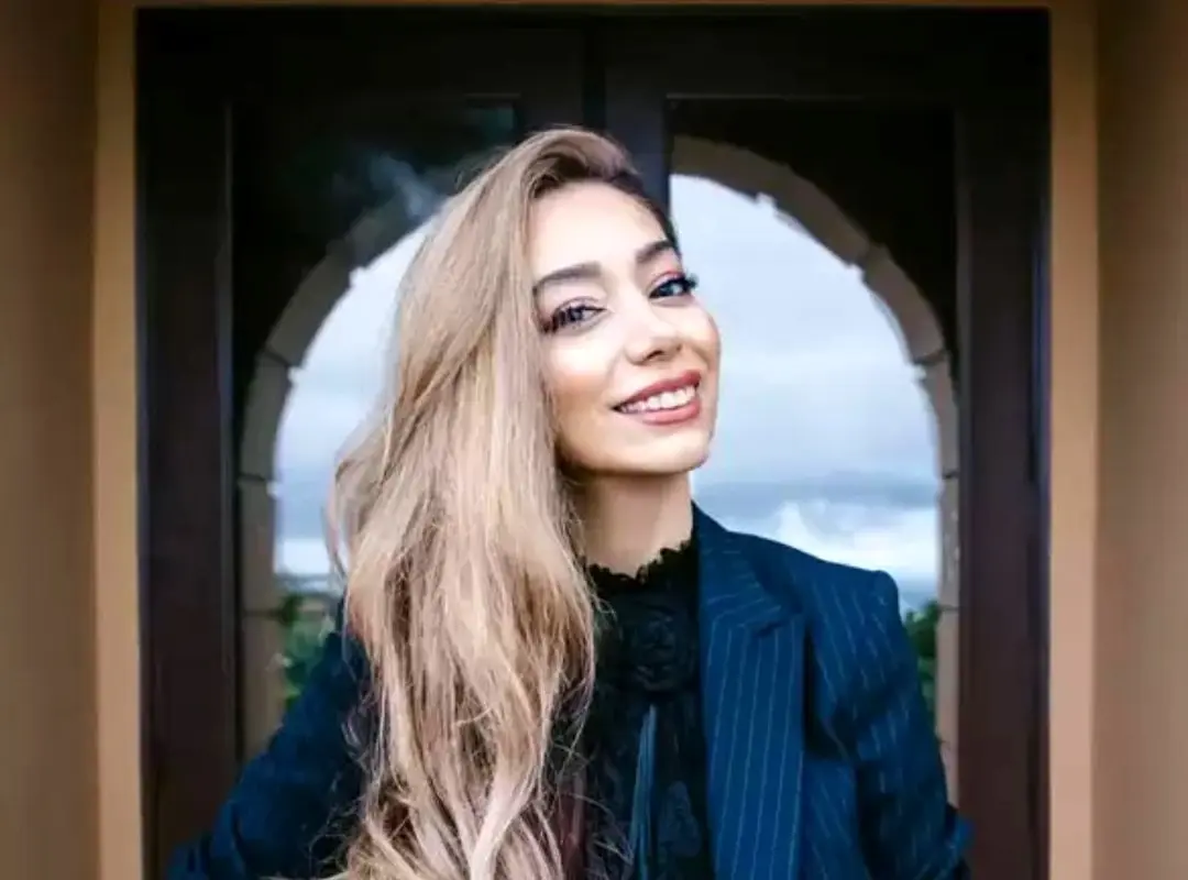 عکس عروسی شیما کاتوزیان سوژه شد / میکاپ دهه ۸۰ خانم بلاگر! + عکس