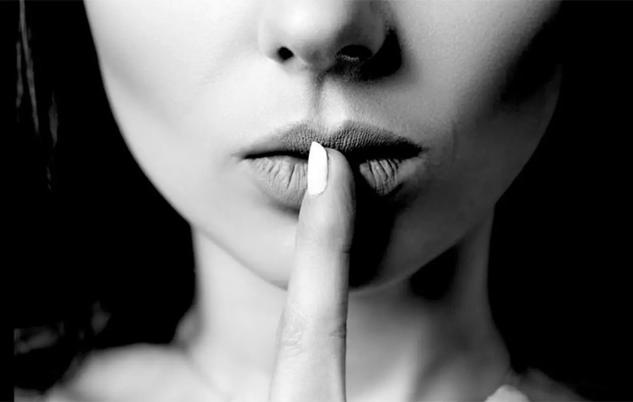 9 موقعیت در زندگی که باید در آن ها سکوت کنید