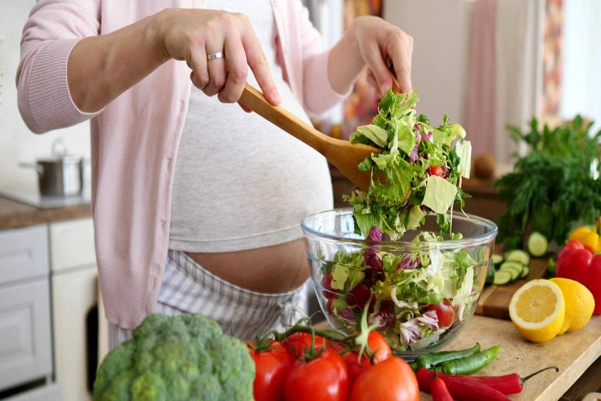 تغذیه ماه های آخر بارداری، چیا بخورم؟