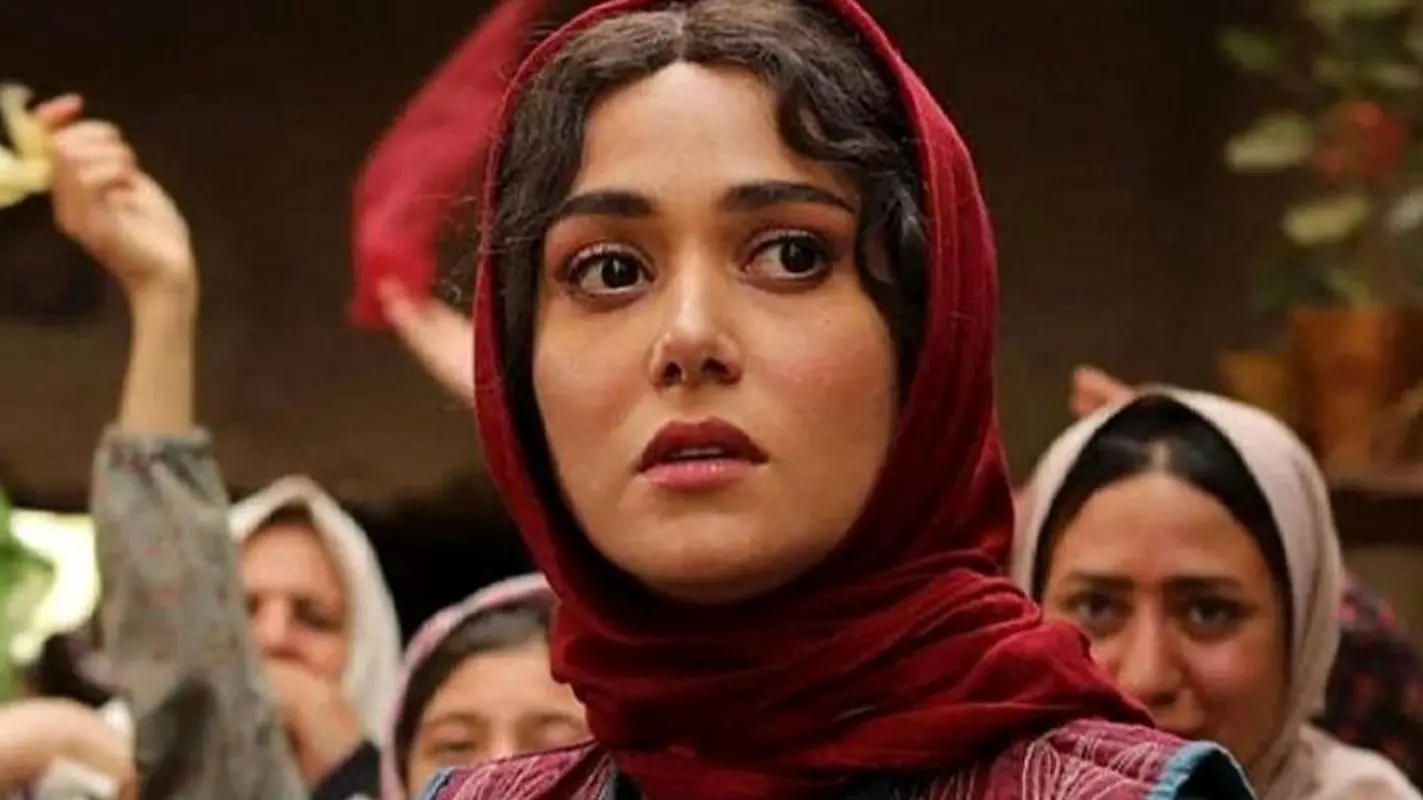 لو رفتن عکسی قدیمی از خانم بازیگر؛ پریناز ایزدیار در کودکی چقدر خوشگل بوده!