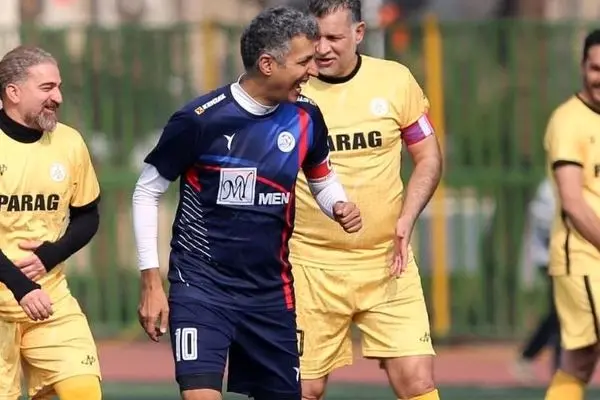 عادل فردوسی پور و برادرش در کنار علی دایی (عکس)