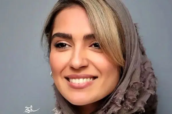 تصویری عجیب از مادرشوهر پوشیده و پدرشوهر خوش‌تیپ مونا کرمی!