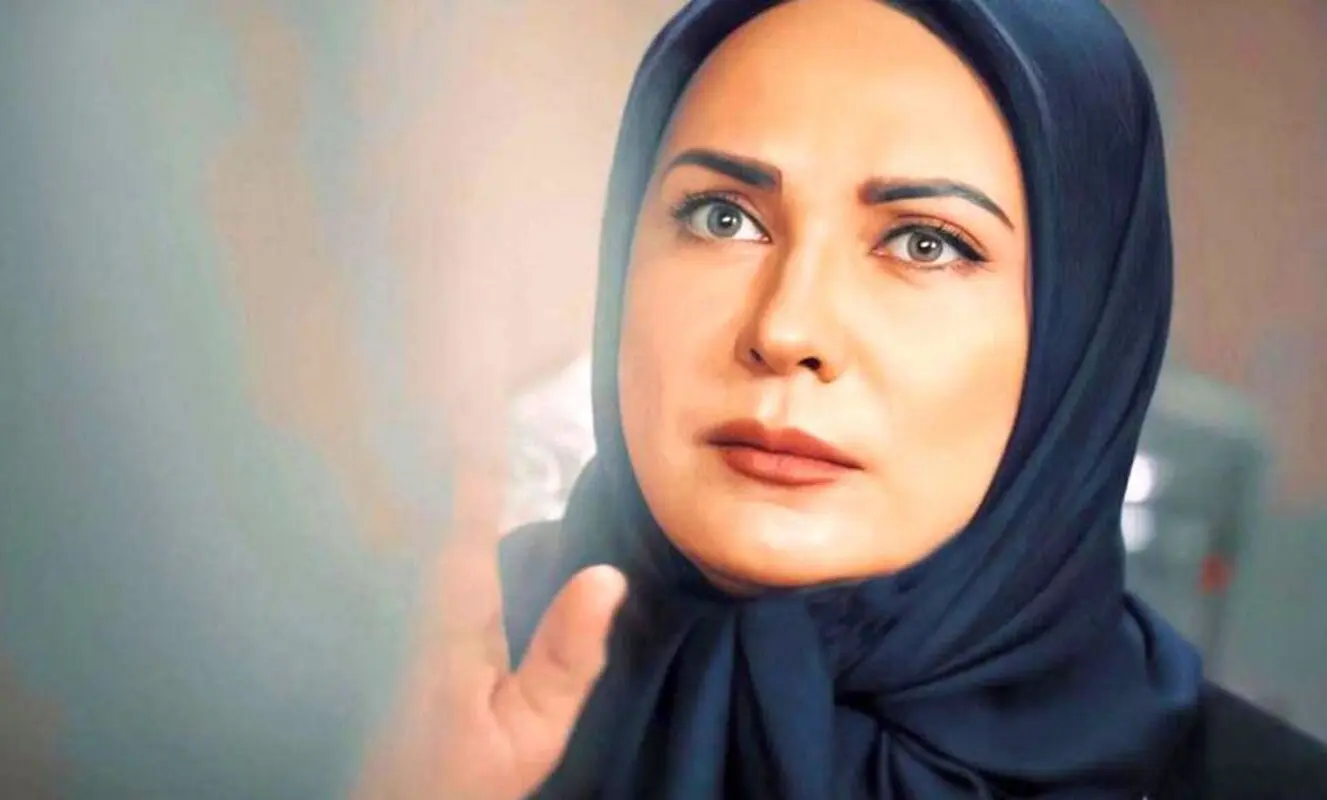 لعیا زنگنه در آستانه 60 سالگی مثل یک ستاره می درخشد (عکس)