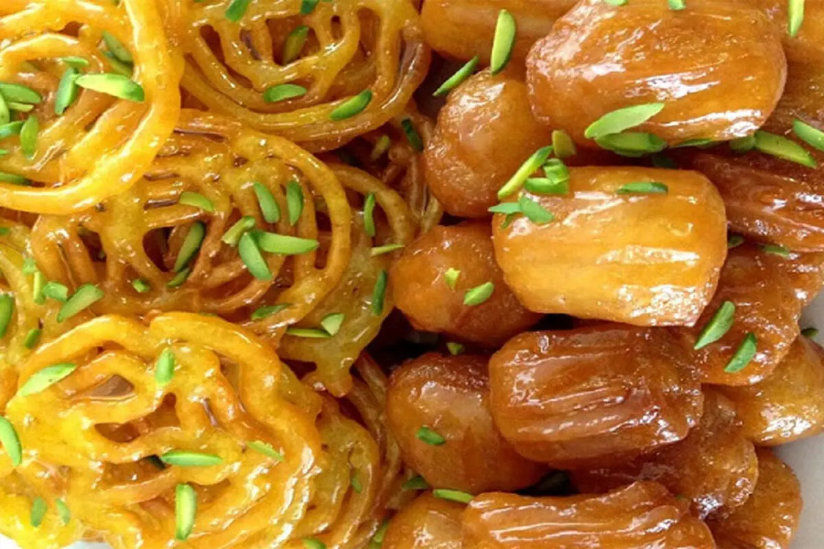 طرز تهیه زولبیا و بامیه خانگی مخصوص سفره افطار + فیلم