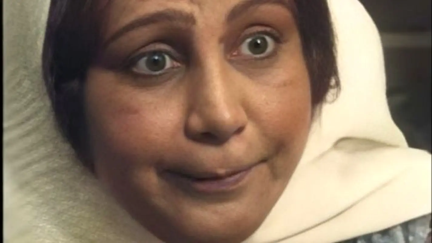 بهنوش بختیاری و هنرنمایی با دف در پشت صحنه سریال بامداد خمار