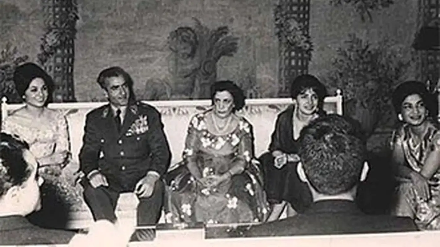 تاج‌الملوک، همسر رضاخان که در اوج پیری هم ملکه لاکچری بود!