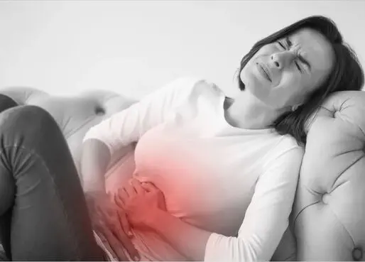 چرا درد پریود بعضی ماه‌ها شدیدتر می‌شود؟ ۷ علت مهم