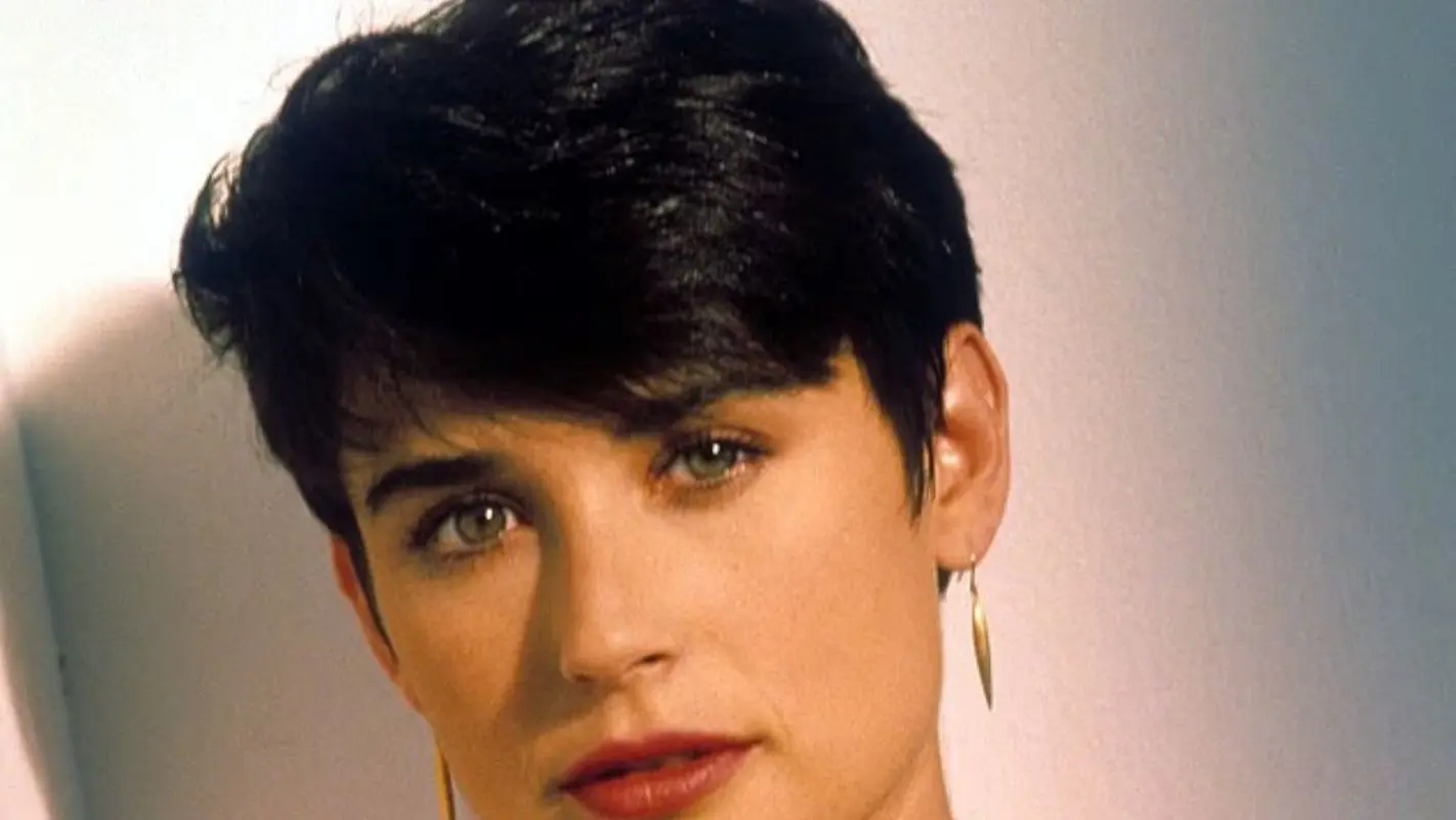 این خانم با این قیافه میگوید هرگز عمل زیبایی نکرده است! (عکس)