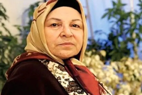 ازدواج شوکه کننده آزیتا لاچینی در 11 سالگی  / در 13 سالگی مادر شد !