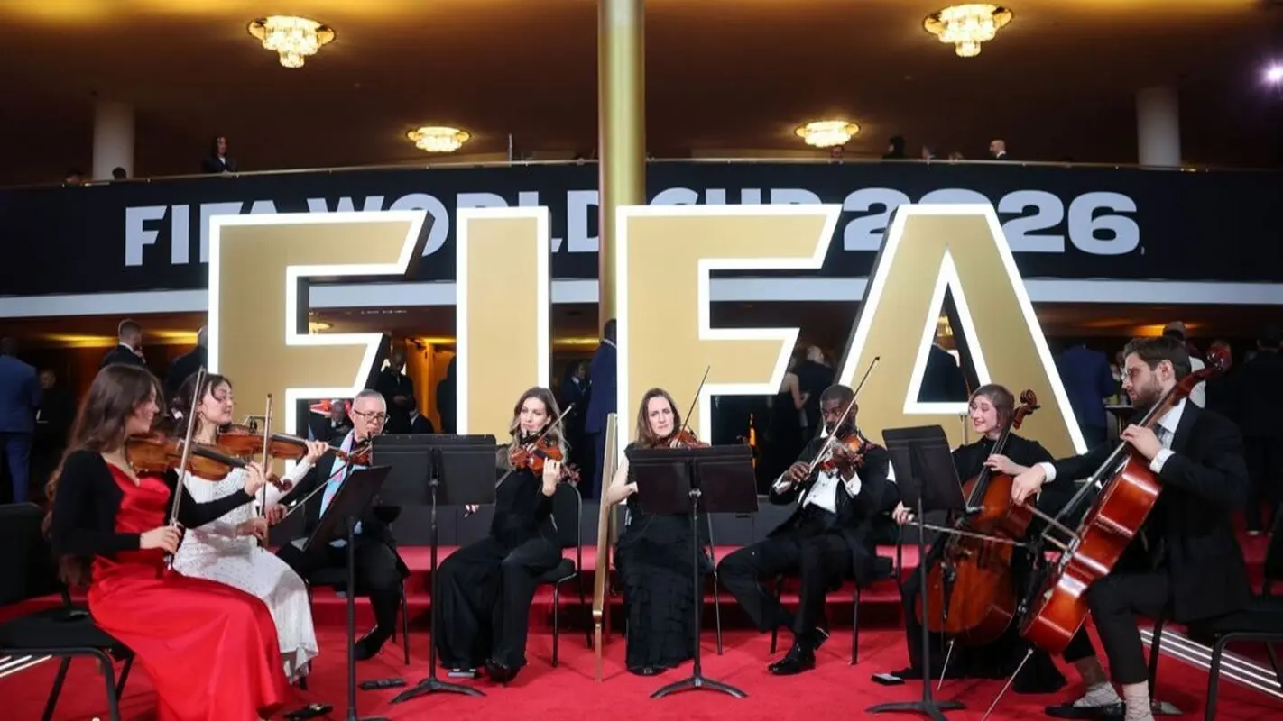 استایل سوپرمدل بزرگ جهان در مراسم قرعه کشی جام جهانی (عکس)